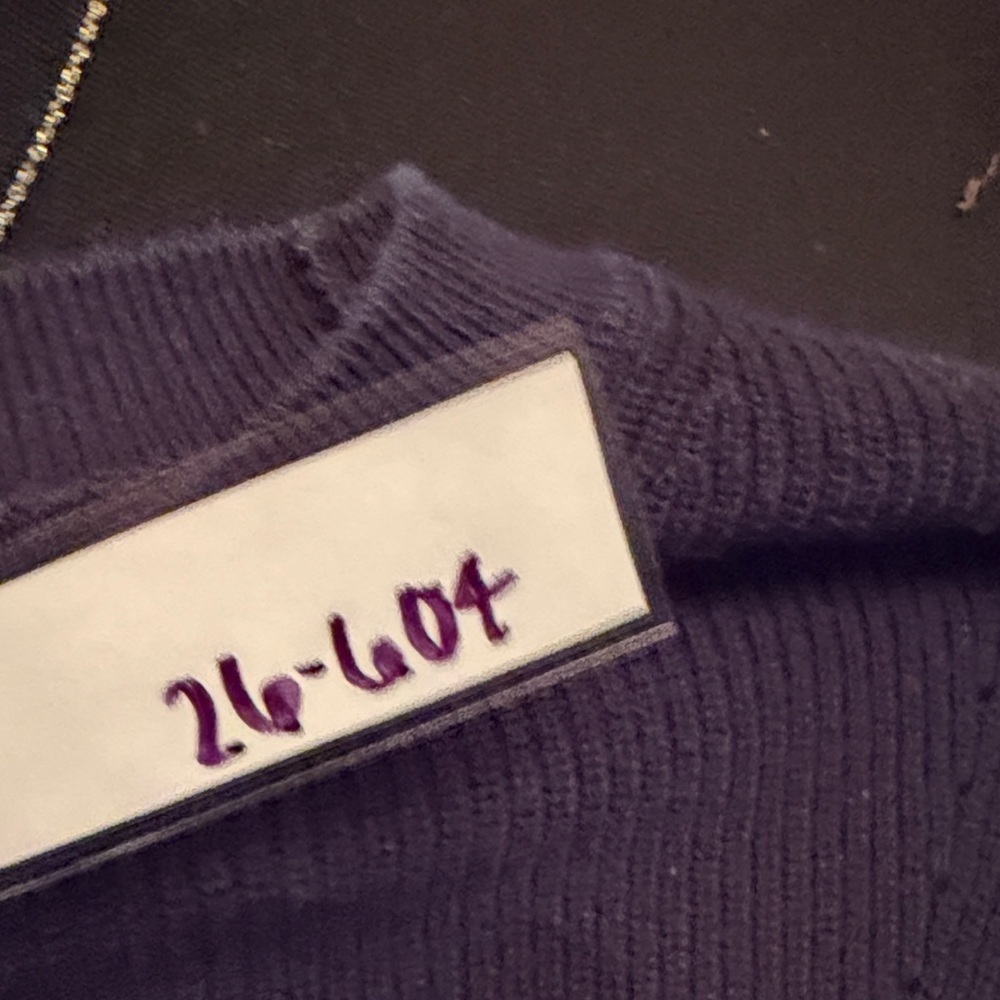 Banana Republic Navy Ribbed Crewneck Sweater - Picture 5 of 5